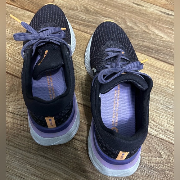 NIKE REACT INFINITY 3 RUNNING SHOES - Picture 4 of 8